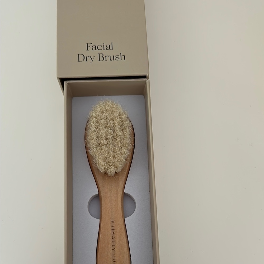 Facial Dry Brush with Wooden Handle